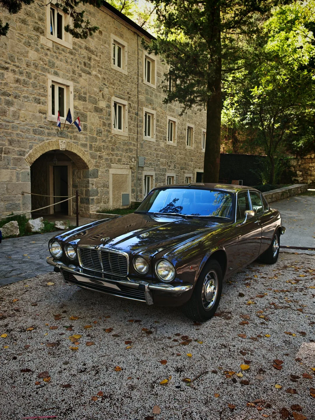 Jaguar XJ6