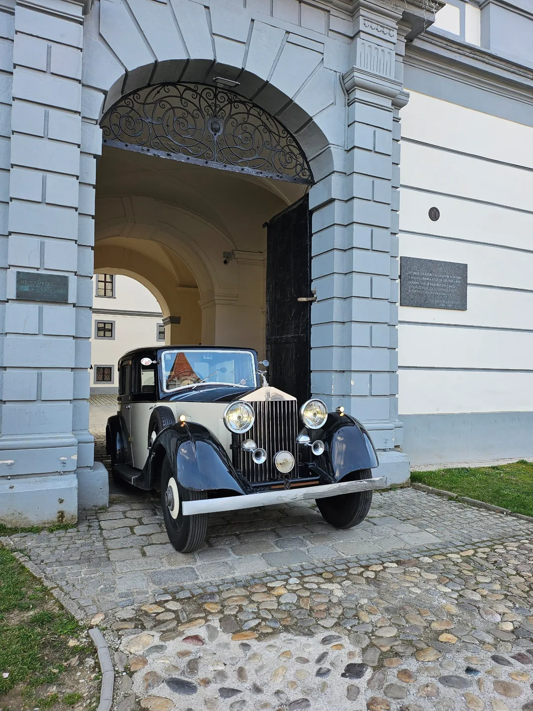 Rolls Royce 20/25 Saloon Windowers